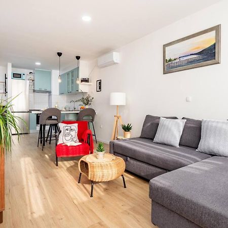 Center Apartment Pia Omis Exterior photo