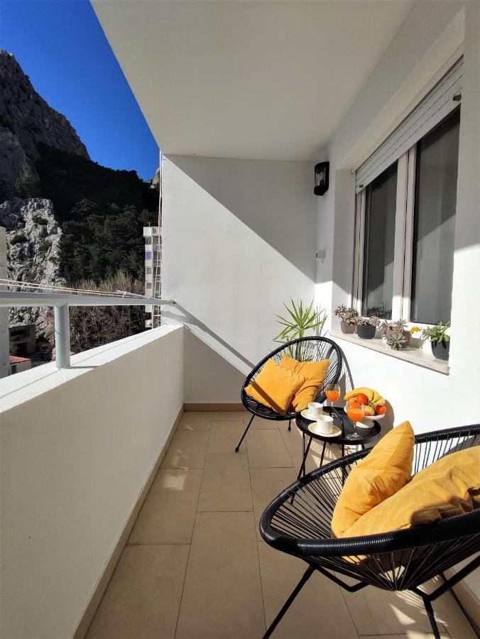 Center Apartment Pia Omis Exterior photo
