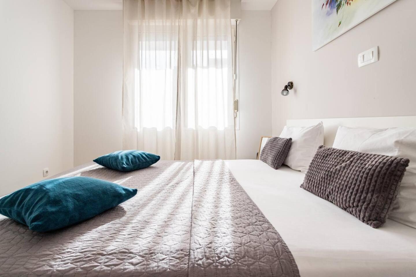 Center Apartment Pia Omis Exterior photo