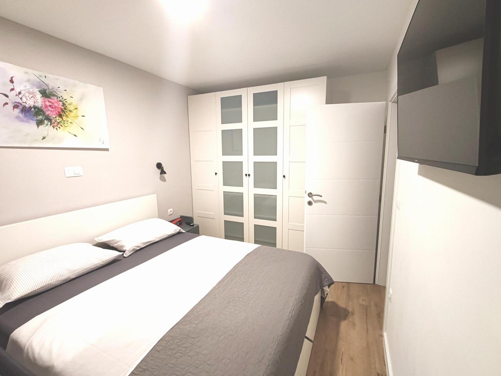 Center Apartment Pia Omis Exterior photo